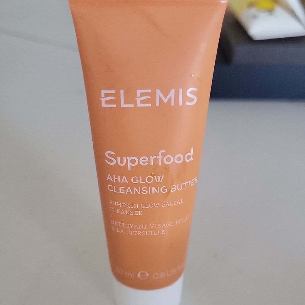 ELEMIS Superfood AHA Glow Cleansing Butter